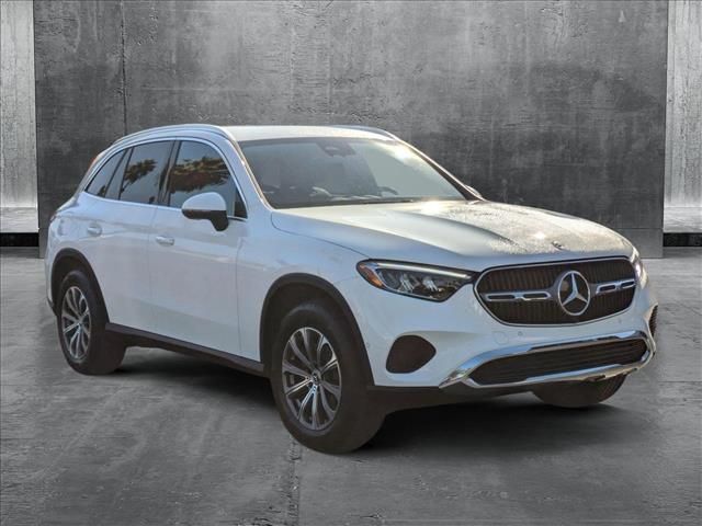 2025 Mercedes-Benz GLC 300