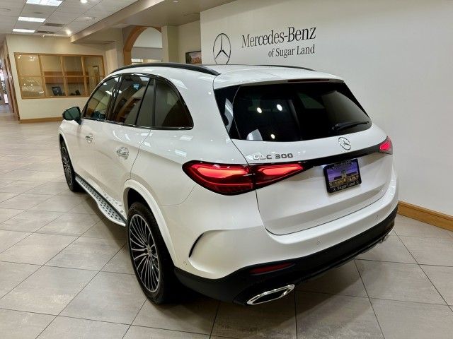 2025 Mercedes-Benz GLC 300