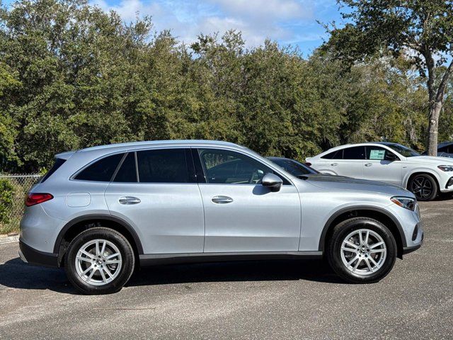 2025 Mercedes-Benz GLC 300