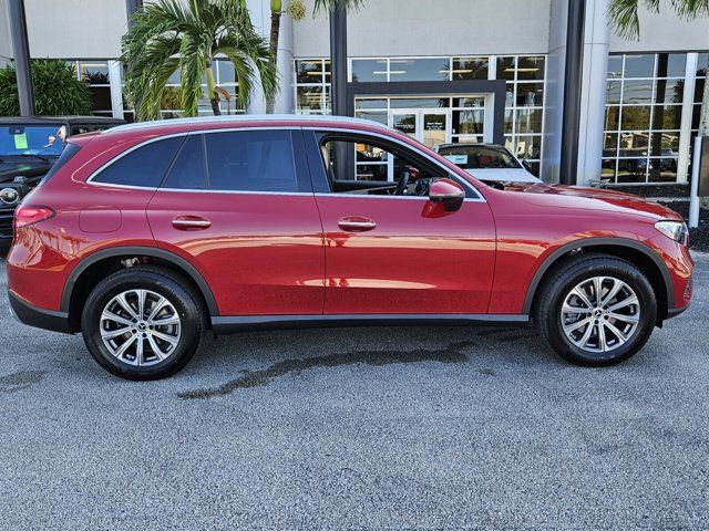 2025 Mercedes-Benz GLC 300