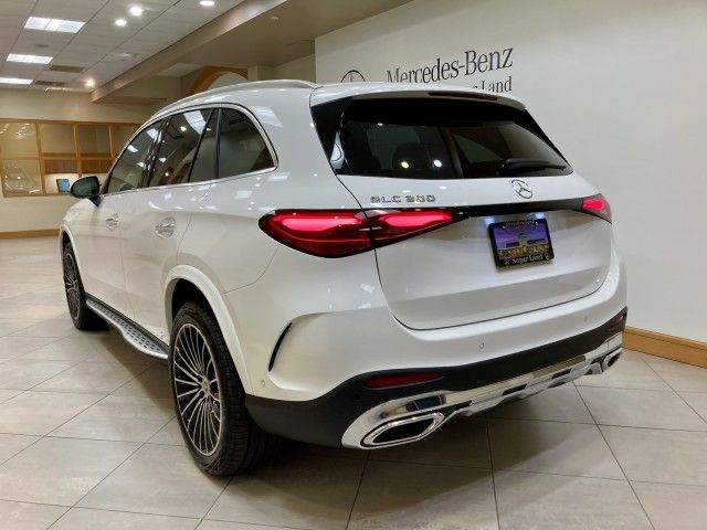 2025 Mercedes-Benz GLC 300