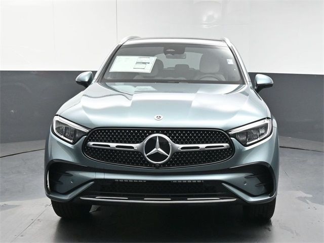 2025 Mercedes-Benz GLC 300