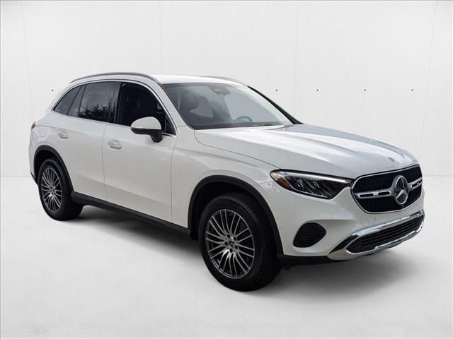 2025 Mercedes-Benz GLC 300