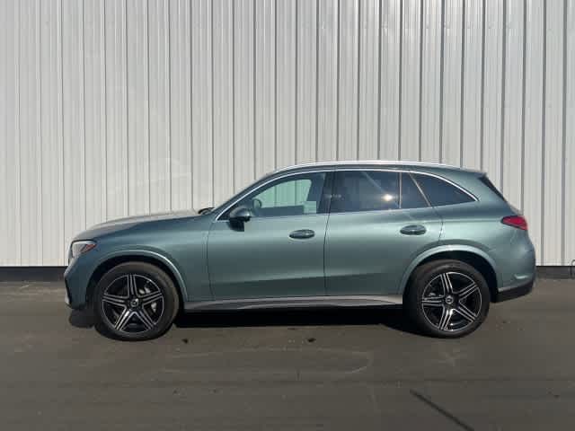 2025 Mercedes-Benz GLC 300