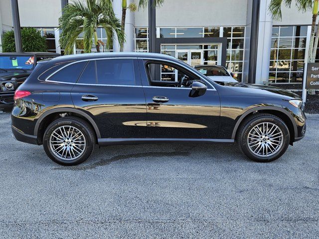 2025 Mercedes-Benz GLC 300