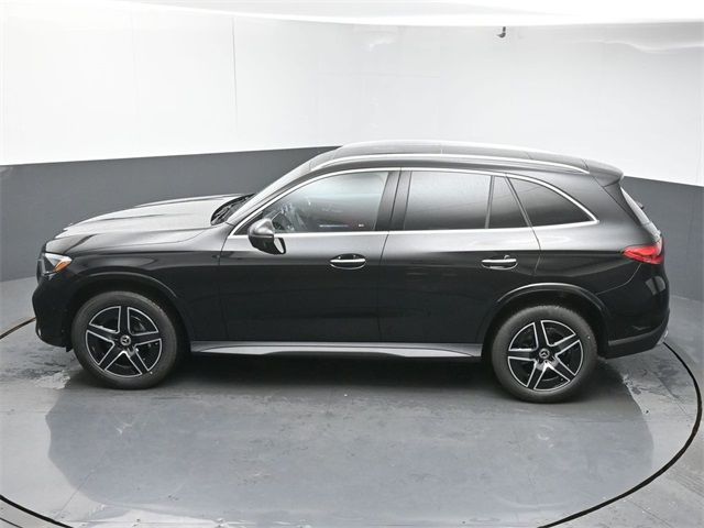 2025 Mercedes-Benz GLC 300