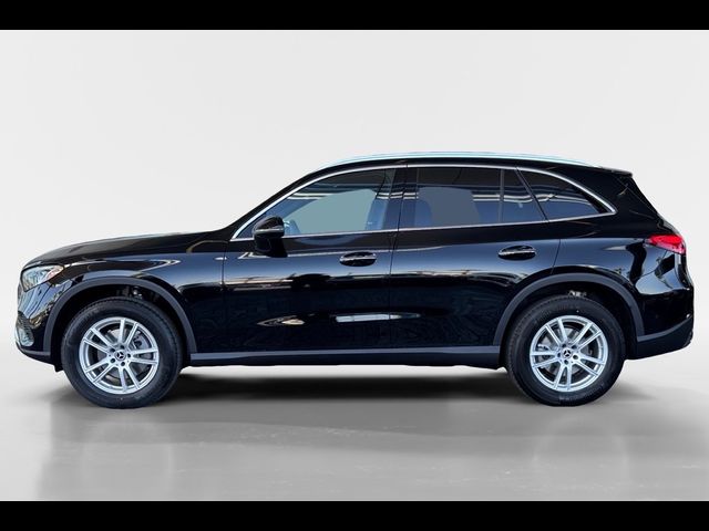 2025 Mercedes-Benz GLC 300