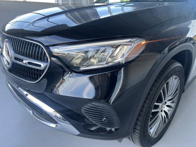 2025 Mercedes-Benz GLC 300