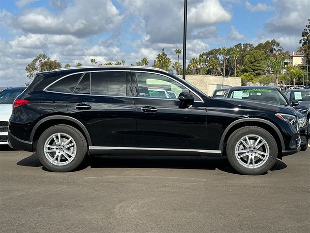 2025 Mercedes-Benz GLC 300