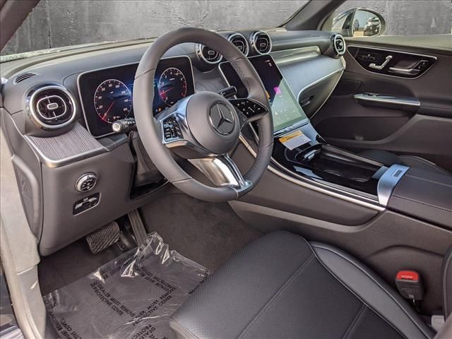 2025 Mercedes-Benz GLC 300