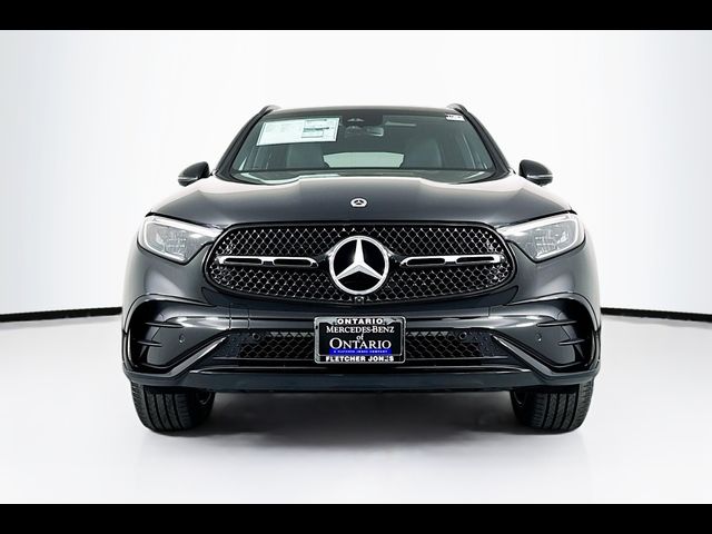 2025 Mercedes-Benz GLC 300