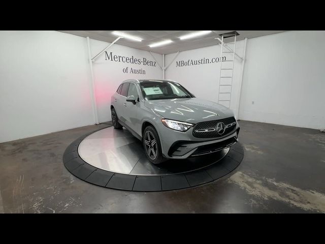 2025 Mercedes-Benz GLC 300