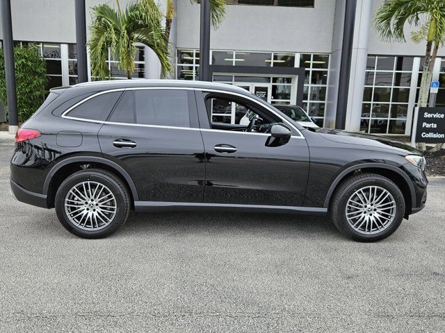 2025 Mercedes-Benz GLC 300