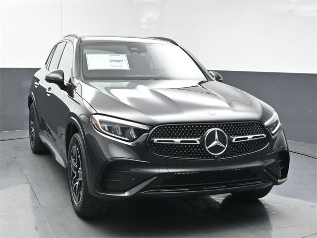 2025 Mercedes-Benz GLC 300