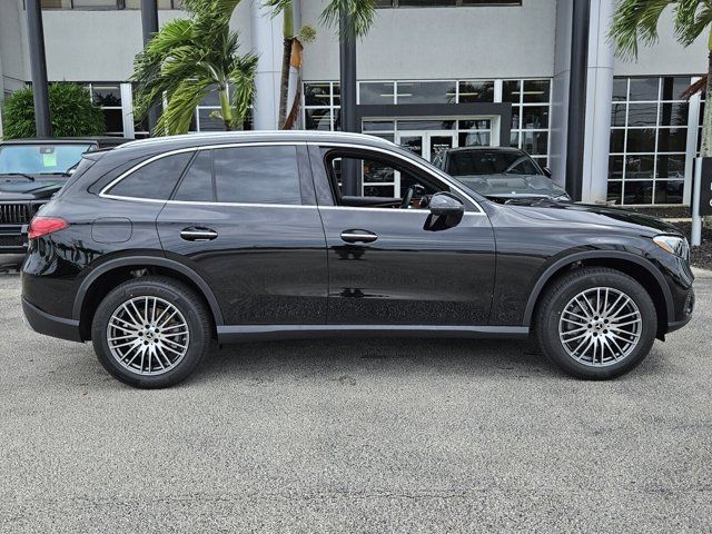 2025 Mercedes-Benz GLC 300