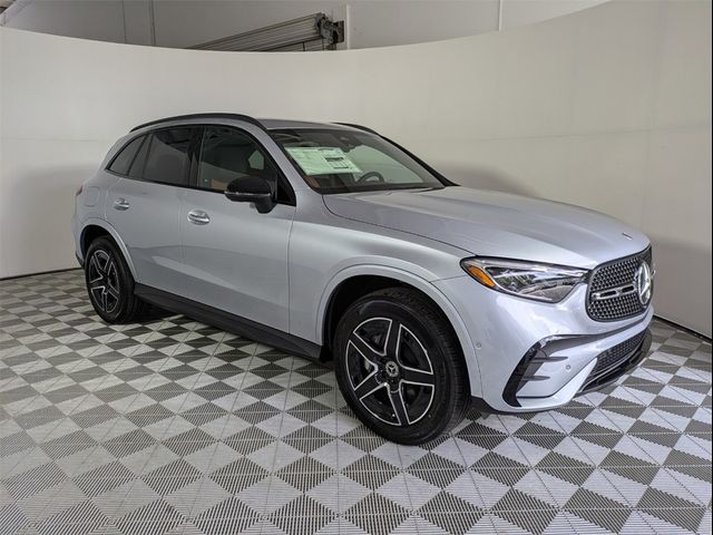 2025 Mercedes-Benz GLC 300