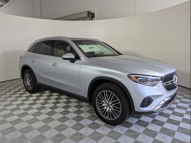 2025 Mercedes-Benz GLC 300