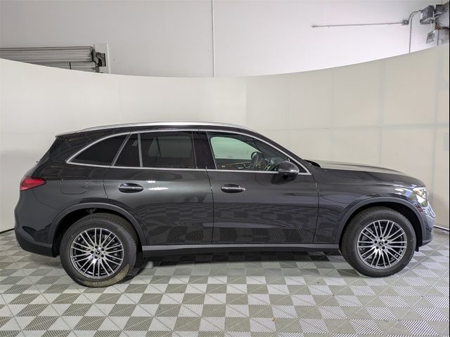 2025 Mercedes-Benz GLC 300