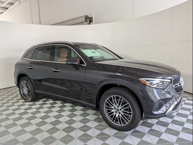 2025 Mercedes-Benz GLC 300