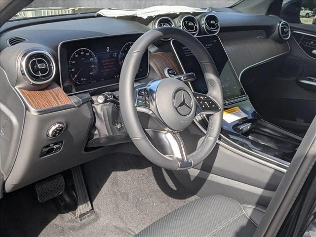 2025 Mercedes-Benz GLC 300