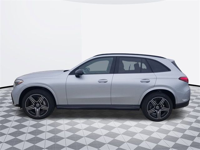 2025 Mercedes-Benz GLC 300