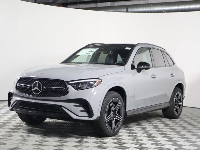 2025 Mercedes-Benz GLC 300