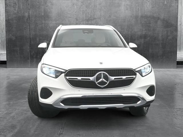 2025 Mercedes-Benz GLC 300