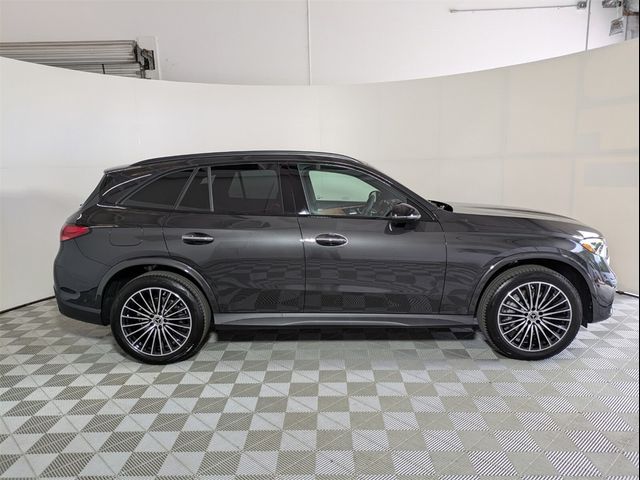 2025 Mercedes-Benz GLC 300