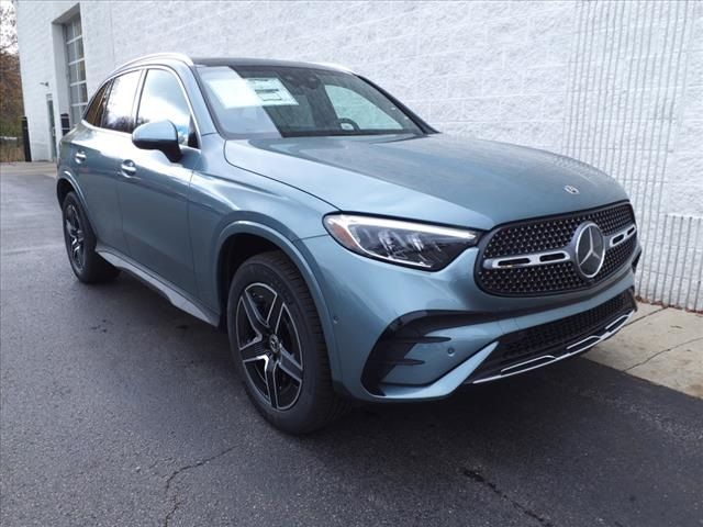 2025 Mercedes-Benz GLC 300