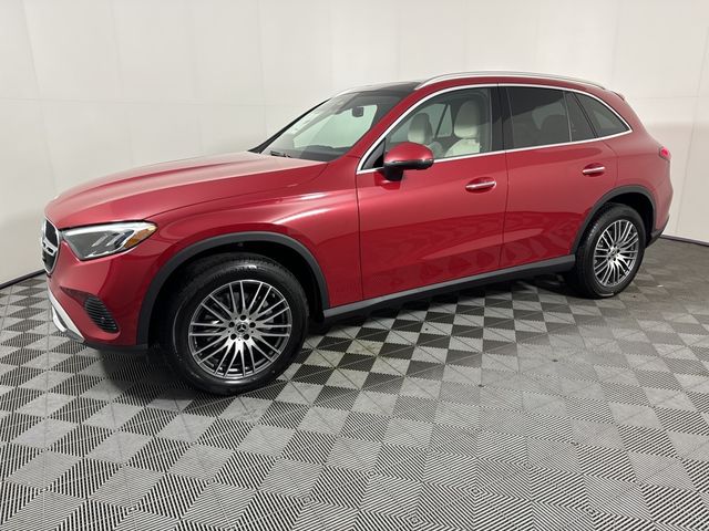 2025 Mercedes-Benz GLC 300