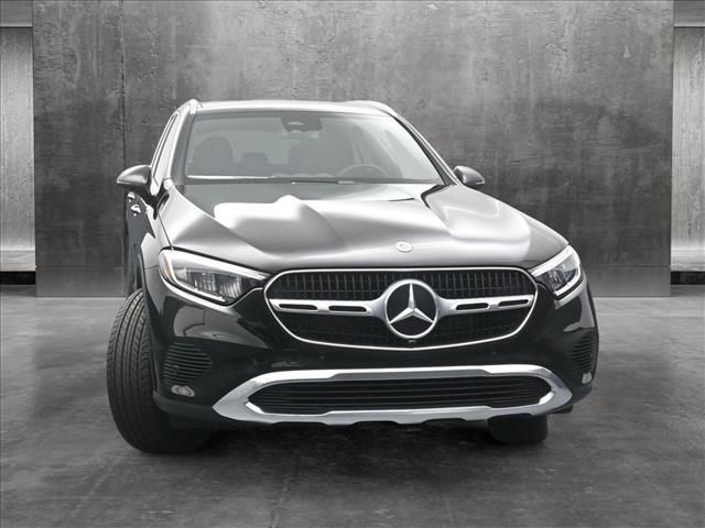 2025 Mercedes-Benz GLC 300