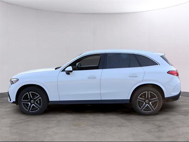 2025 Mercedes-Benz GLC 300