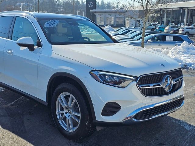 2025 Mercedes-Benz GLC 300