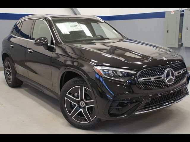 2025 Mercedes-Benz GLC 300