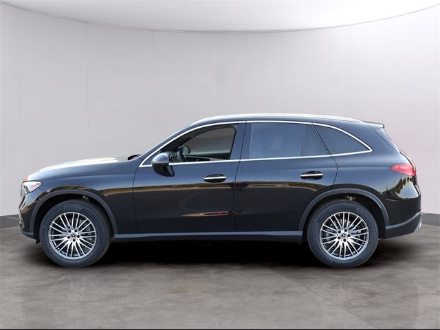 2025 Mercedes-Benz GLC 300