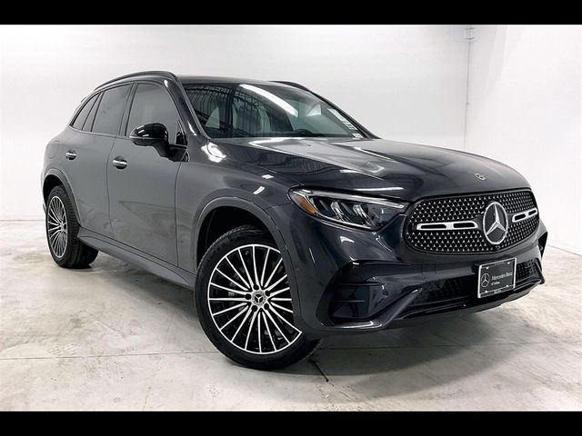 2025 Mercedes-Benz GLC 300