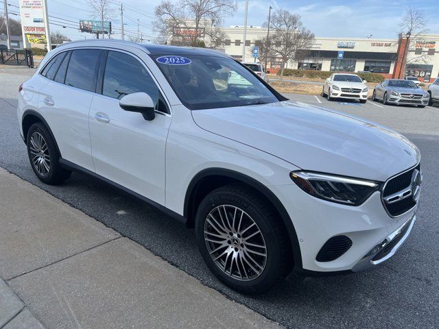 2025 Mercedes-Benz GLC 300