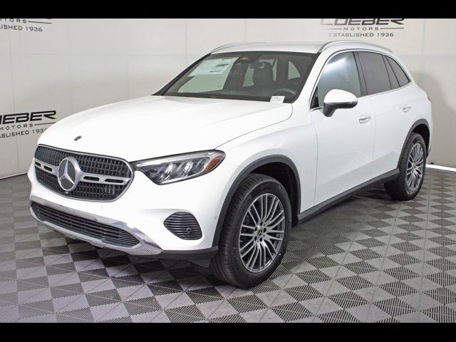 2025 Mercedes-Benz GLC 300