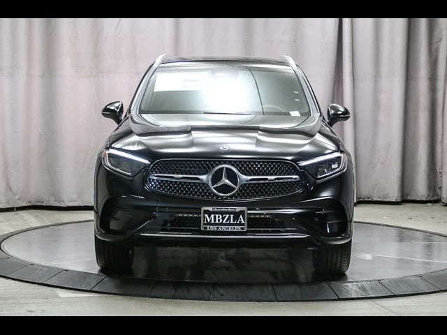 2025 Mercedes-Benz GLC 300