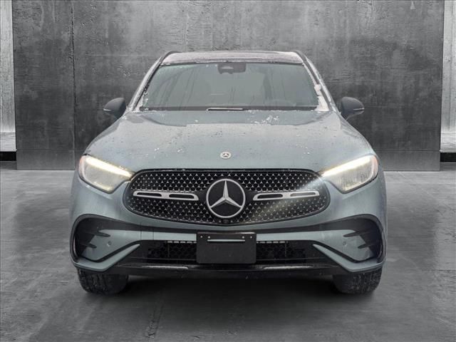 2025 Mercedes-Benz GLC 300