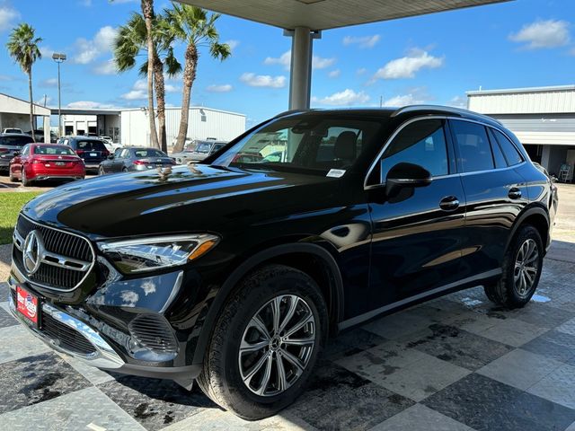 2025 Mercedes-Benz GLC 300