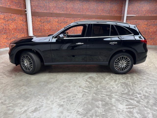 2025 Mercedes-Benz GLC 300