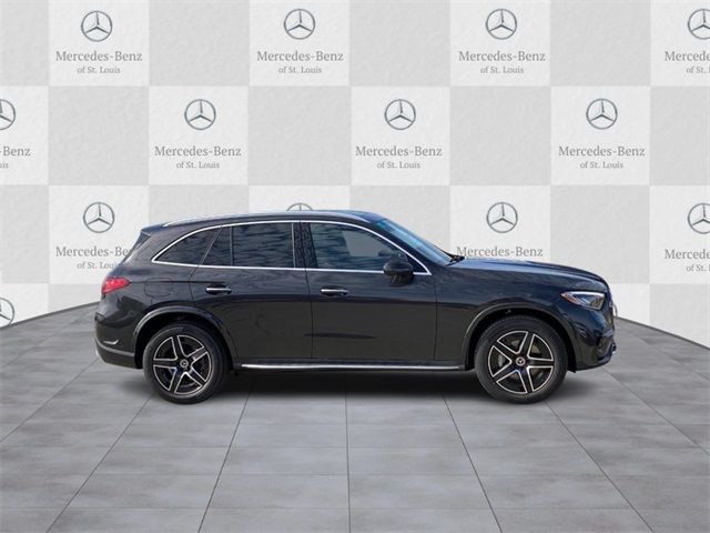 2025 Mercedes-Benz GLC 300