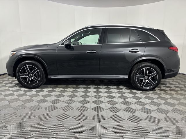 2025 Mercedes-Benz GLC 300