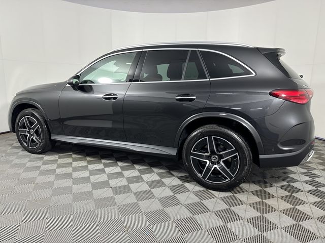 2025 Mercedes-Benz GLC 300