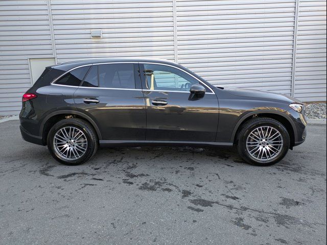 2025 Mercedes-Benz GLC 300