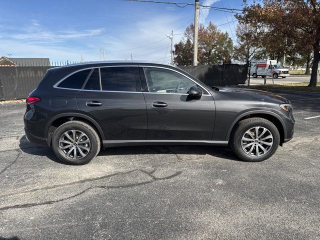 2025 Mercedes-Benz GLC 300