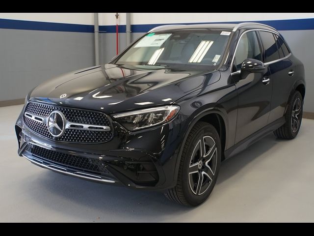 2025 Mercedes-Benz GLC 300