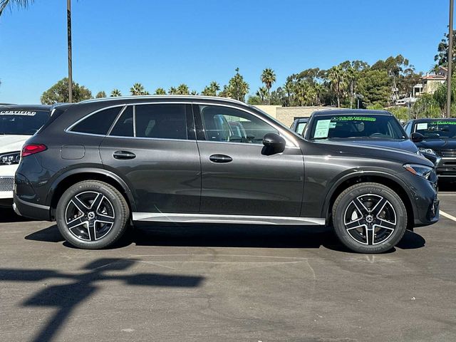 2025 Mercedes-Benz GLC 300