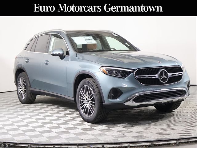 2025 Mercedes-Benz GLC 300